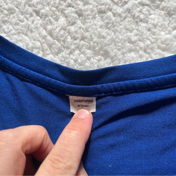 Women’s New Balance Royal Blue V Neck Dri Fit T Shirt Size Small - Picture 8 of 8